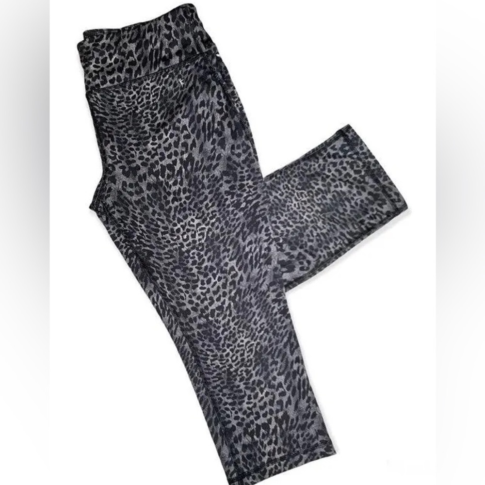 Danskin Now Fitted Capri Cheetah Print Leggings